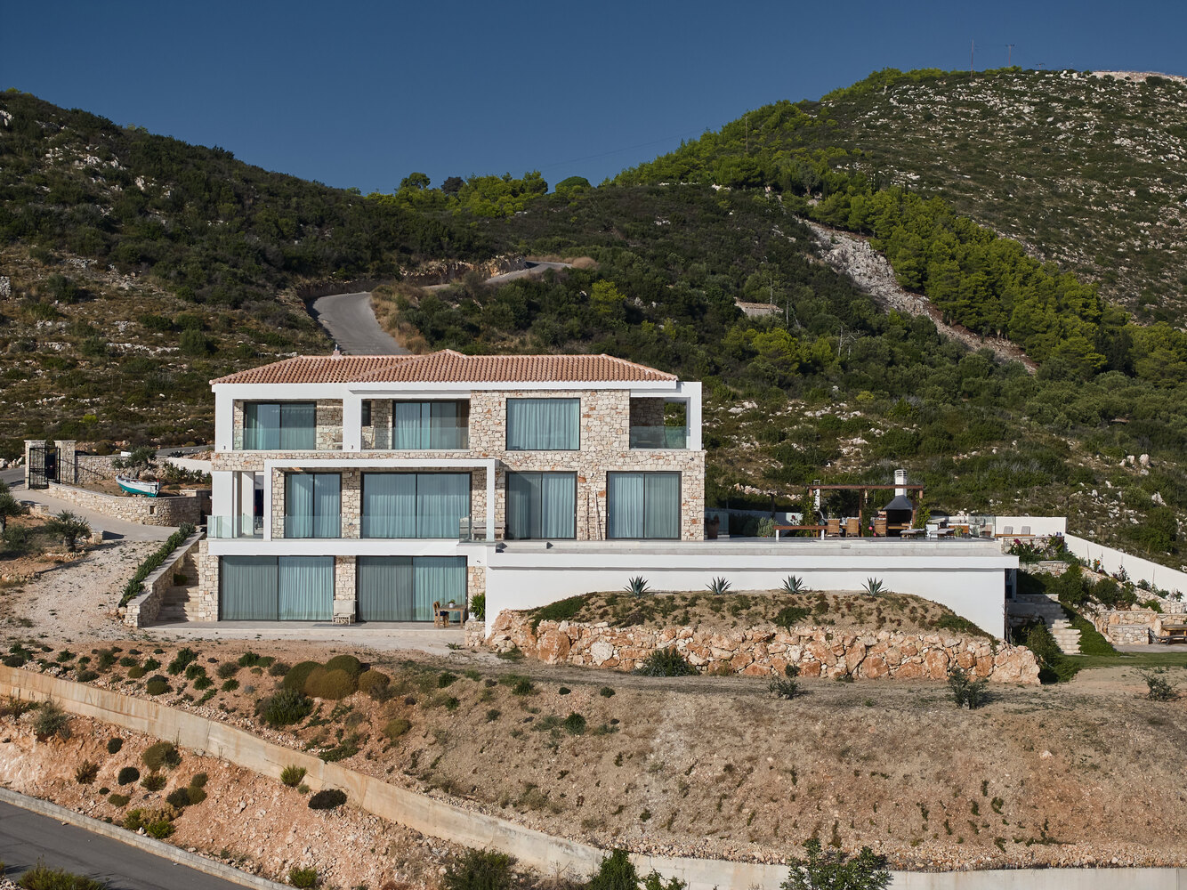 Обслуживание и эксплуатация недвижимости